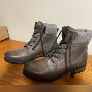 TAOS CUTIE ANKLE BOOTS SIZE 39. Never been worn.